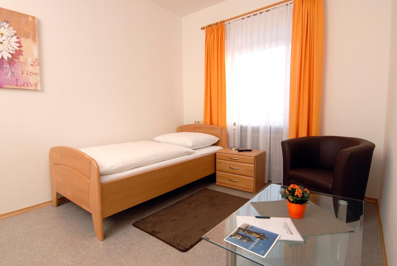 Garni Hotel Leitl Gmbh Eggenfelden Rum bild